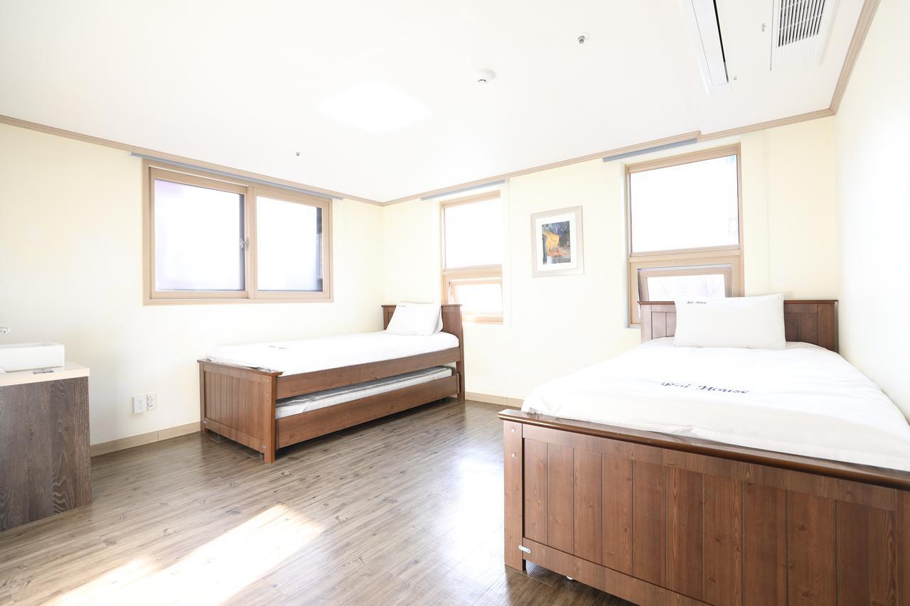 Roi House Hotel Seoul Room photo